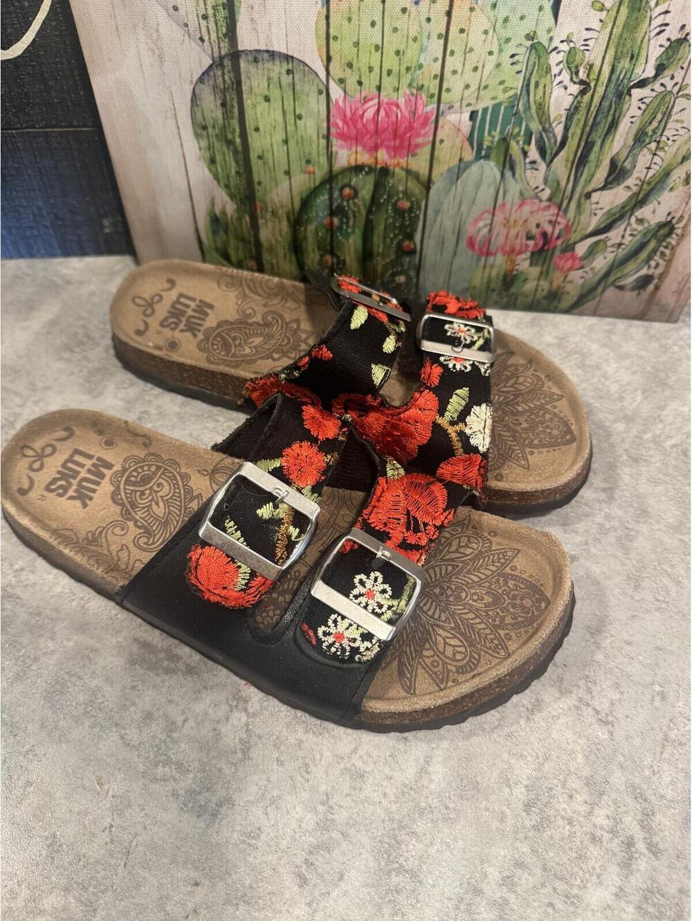 Muk Luks Womens Sandals Double Strap Size 6 Black Embroidered Floral